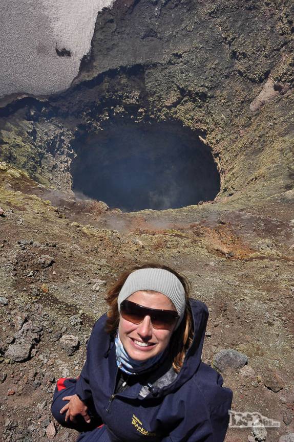 A Ana perto da boca do vulcão Villarrica, na região de Pucón, no sul do Chile